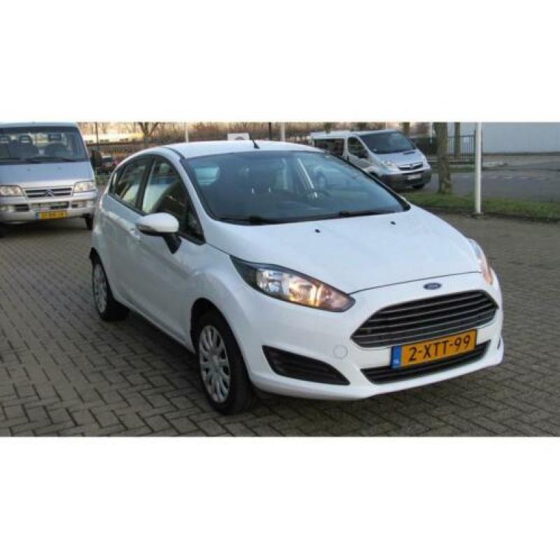 Ford Fiesta 1.0 Style Airco Navigatie 5-Drs Cru € 6.740,00