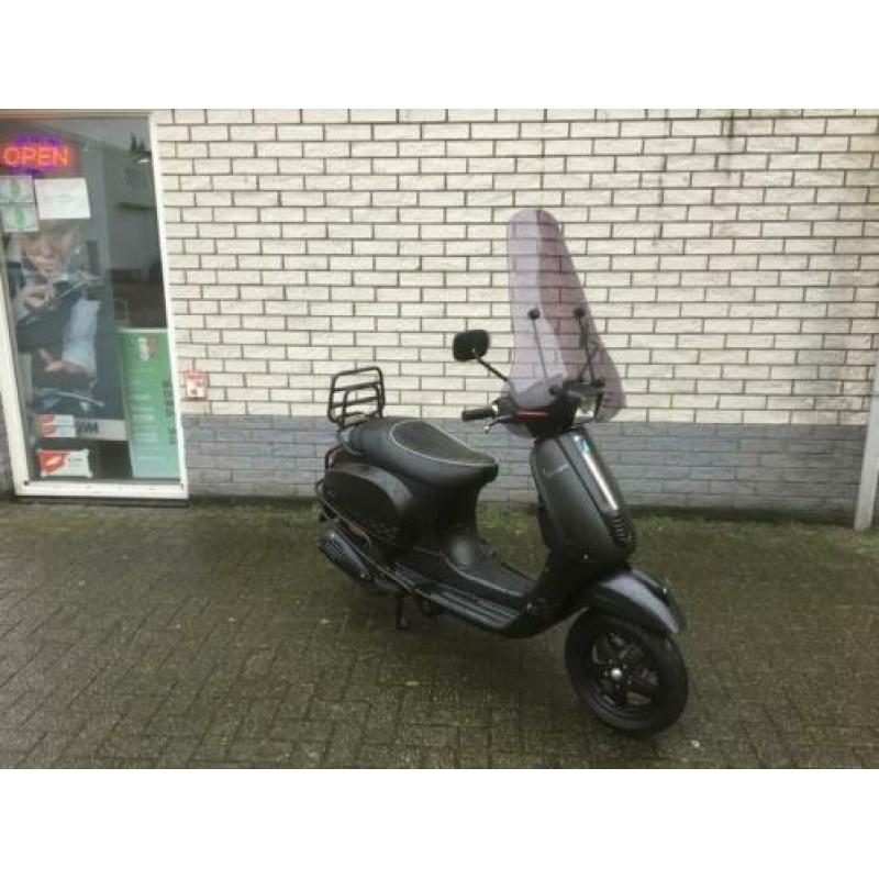 Dikke vespa s 25km snor 4t mat black bj2012 6000km