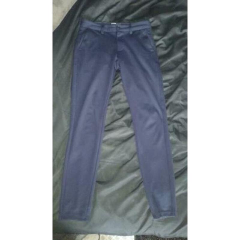 Pantalons, niet gedragen, beide maat 28/32