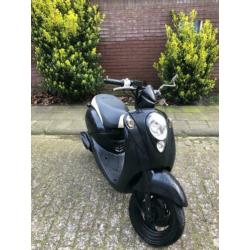 sym mio 50 snor scooter zwart !!