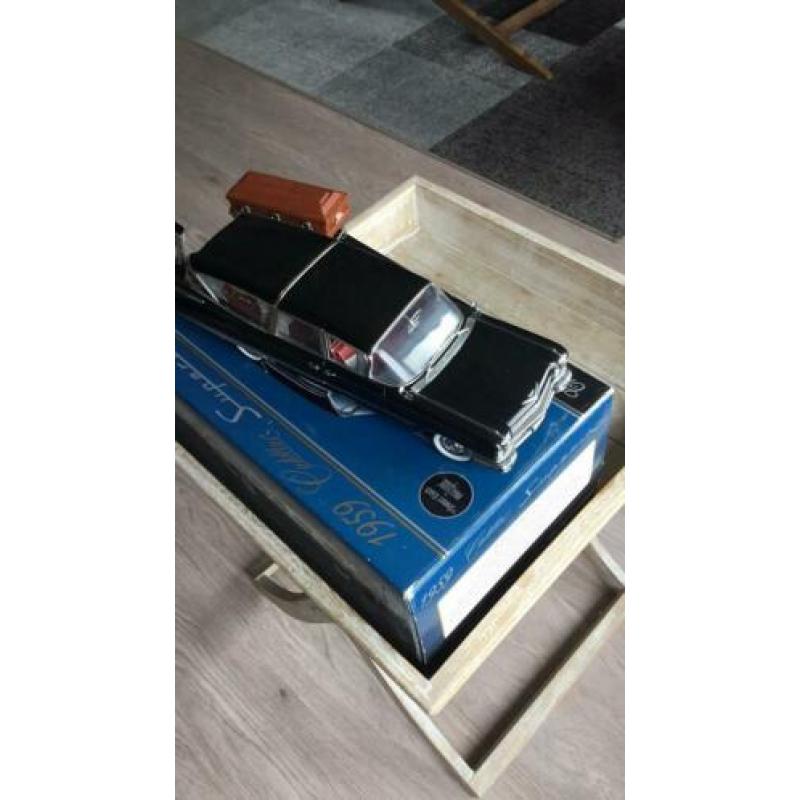 Begrafenisauto cadillac 1.18