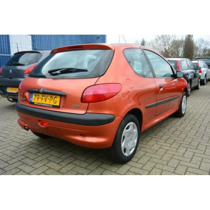 Peugeot 206 1.4 XT APK T/M 27-08-2020 ! ZUINIG & COMPACT ! A