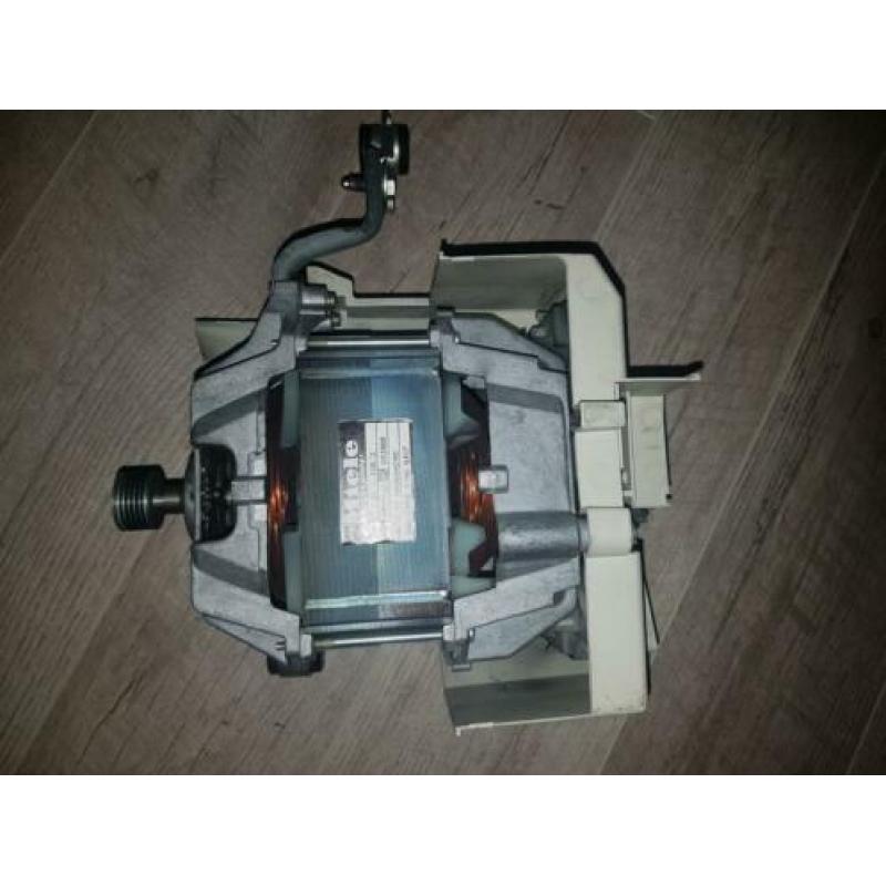 Miele wasmachine motor met waterpomp