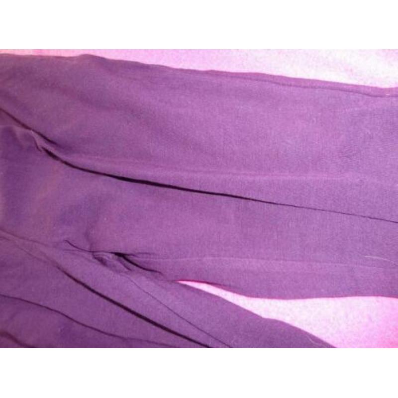 paarse legging mt 140/146 als nieuw