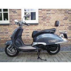 GRANDE RETRO BJ 2013 KM 7100 1e EIGENAAR AGM GRAND SNOR