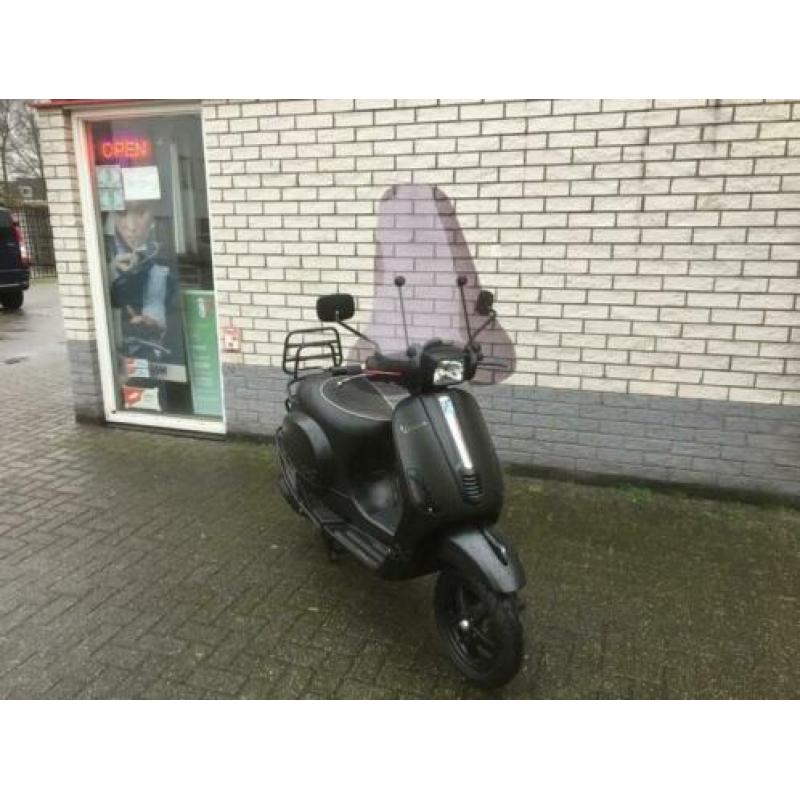 Dikke vespa s 25km snor 4t mat black bj2012 6000km
