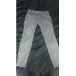 Pantalons, niet gedragen, beide maat 28/32