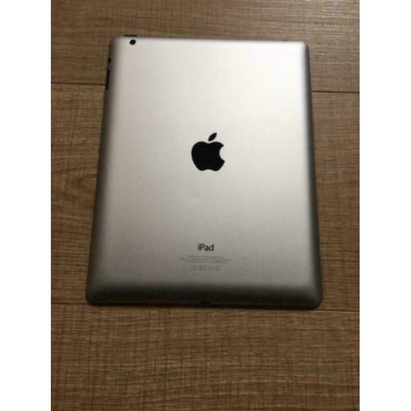 Apple IPad, 16GB met Apple beschermhoes en oplaadstekker
