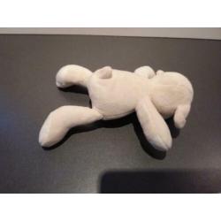 Hema schaap knuffel 19 cm crème met rode x op de buik