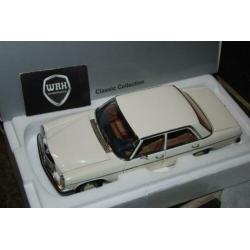 MERCEDES STRICH 8 /8 sedan beige Autoart dealer ed WRH