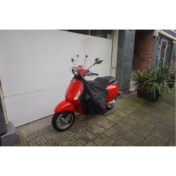 Vespa Sprint bromscooter 4T €2499,-