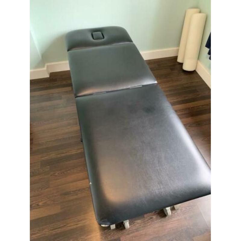Mechanische massagetafel.