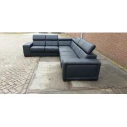 #22 modern strak zwart leder hoekbank