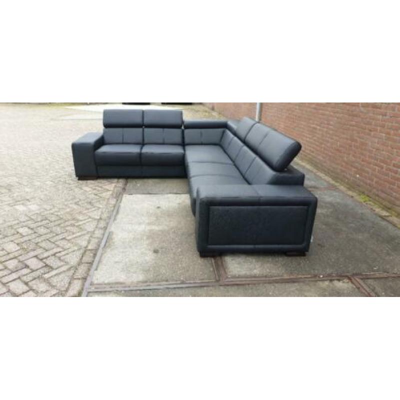 #22 modern strak zwart leder hoekbank