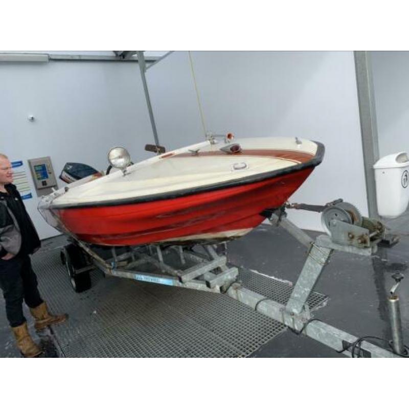 Speedboot opknapper te koop Vega 450 zonder trailer