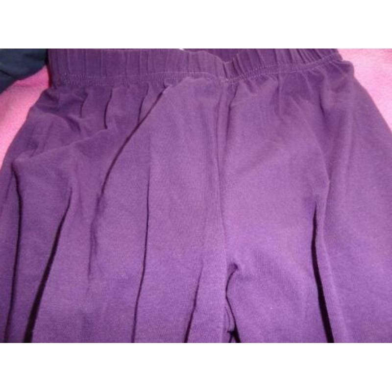 paarse legging mt 140/146 als nieuw