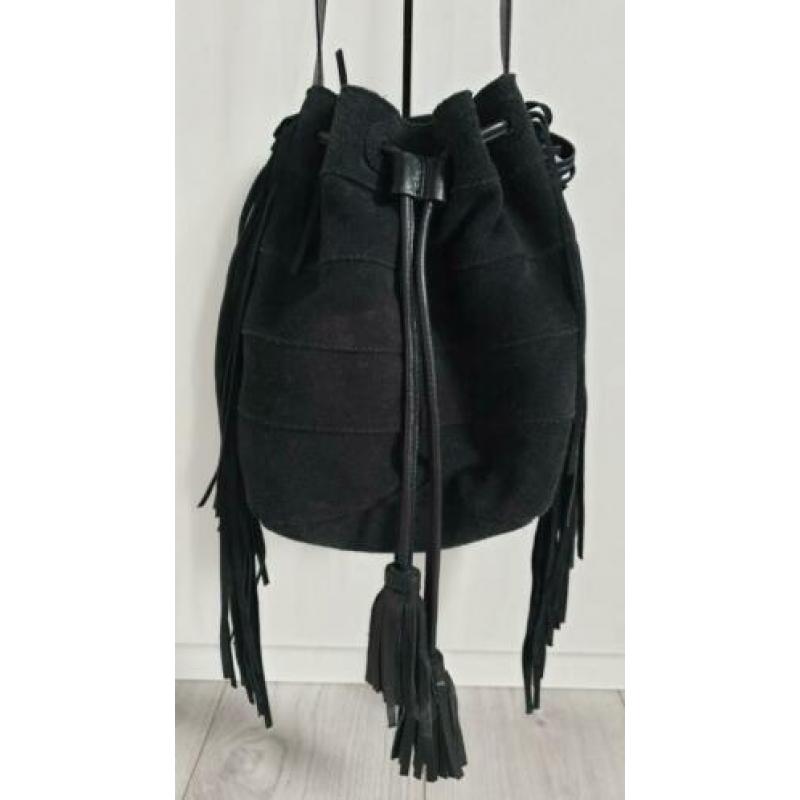 Pieces leren / suède tas zwart met franjes