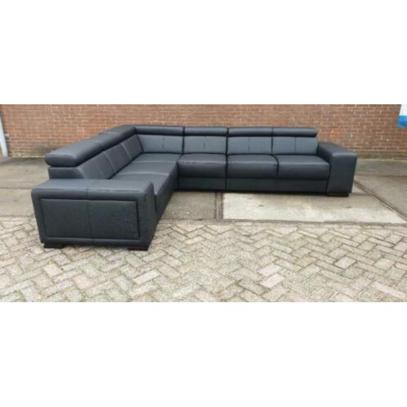#22 modern strak zwart leder hoekbank