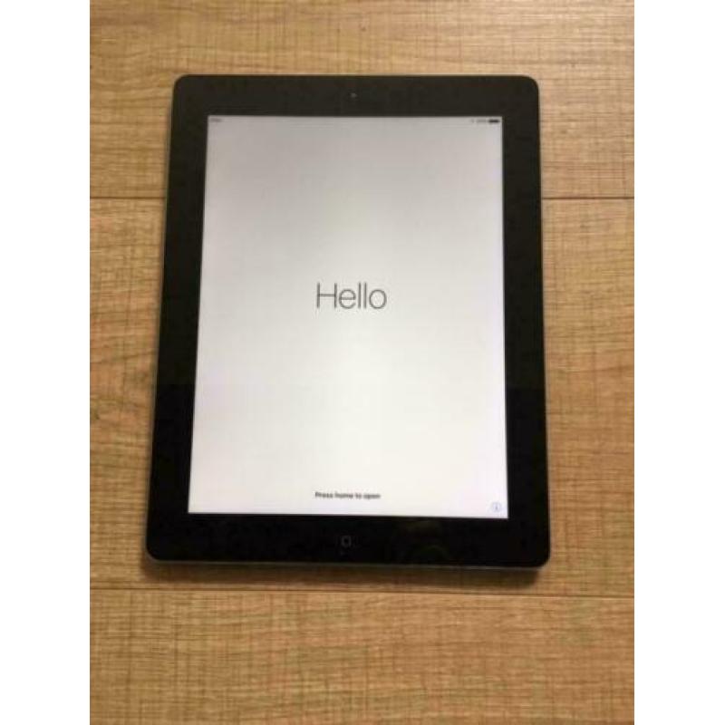 Apple IPad, 16GB met Apple beschermhoes en oplaadstekker