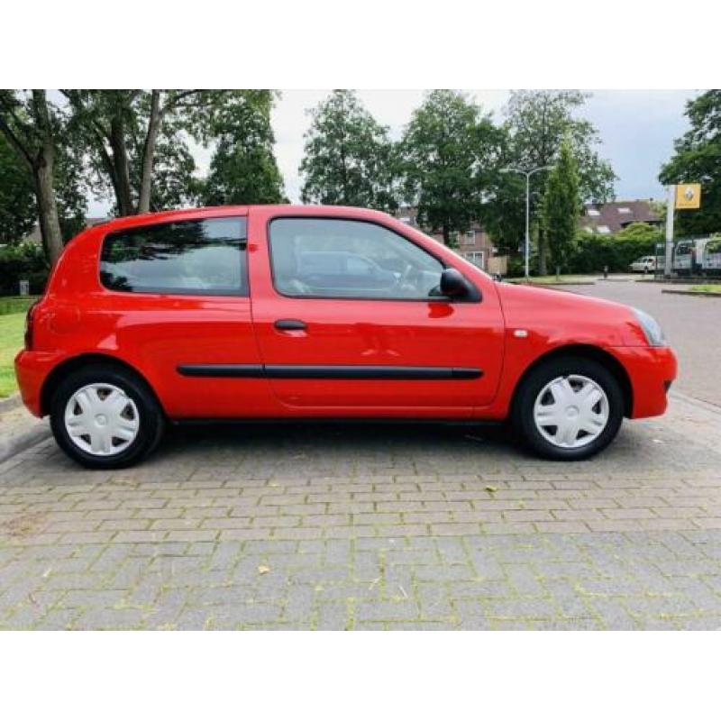 RENAULT Clio 1.2 Authentique