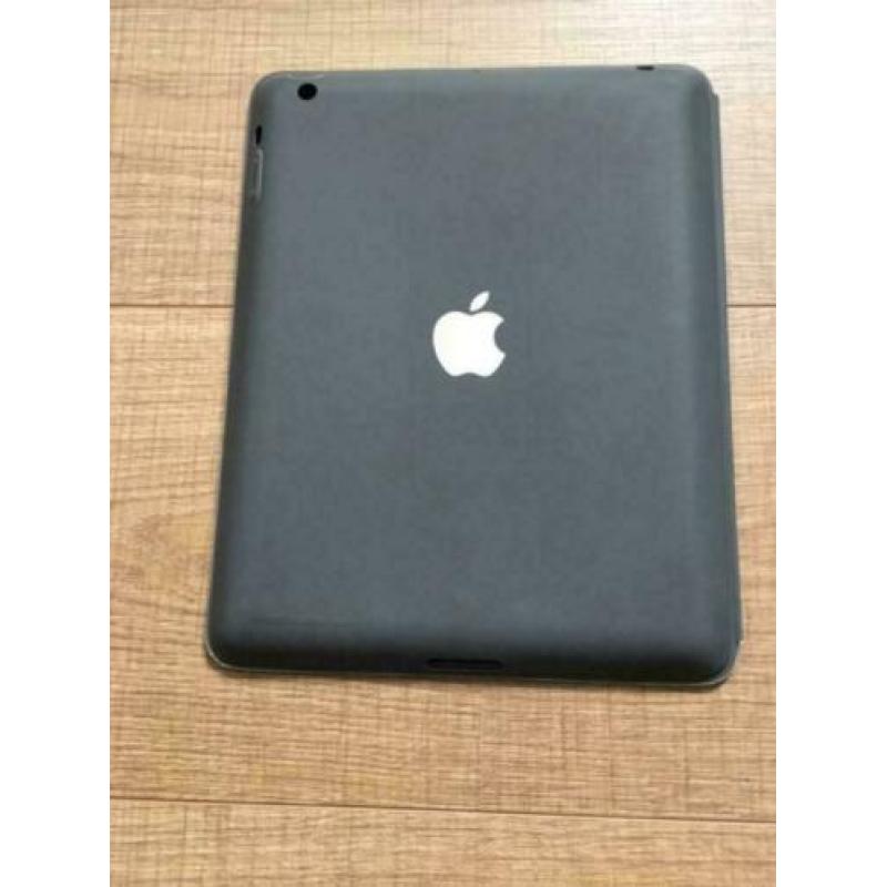 Apple IPad, 16GB met Apple beschermhoes en oplaadstekker