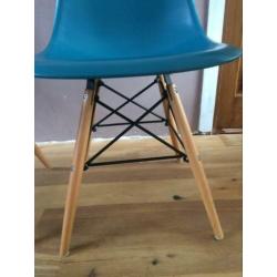 3 DSW chairs Eames stoelen kuipstoelen zgan petrol blauw