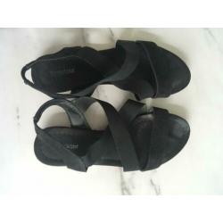 Zwarte dames slippers / sandalen maat 39