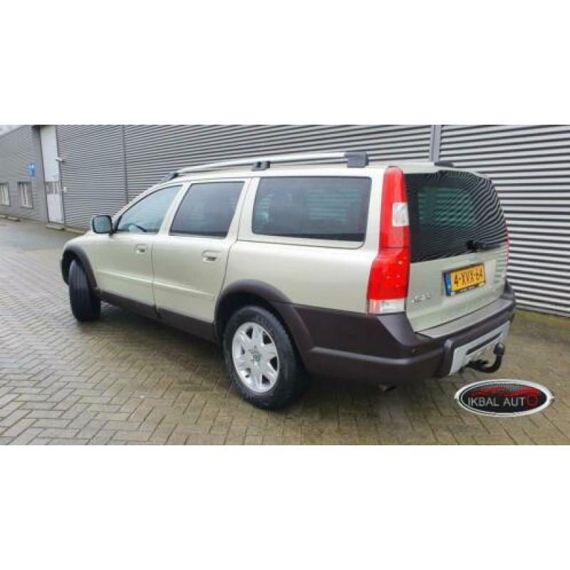 Volvo XC70 2.4 D5 AWD Momentum AUT 185 PK Navi / Trekhaak /