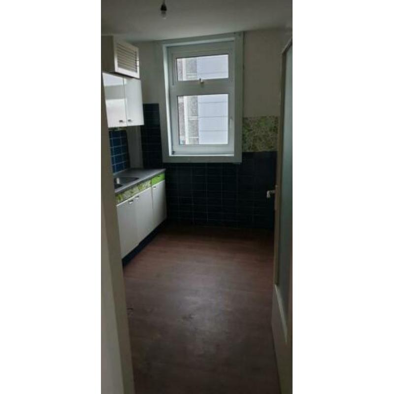 Etage woning twee kamers Den Haag 2572 XE