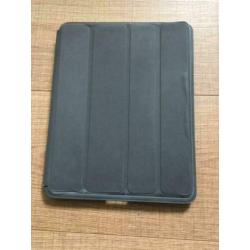 Apple IPad, 16GB met Apple beschermhoes en oplaadstekker