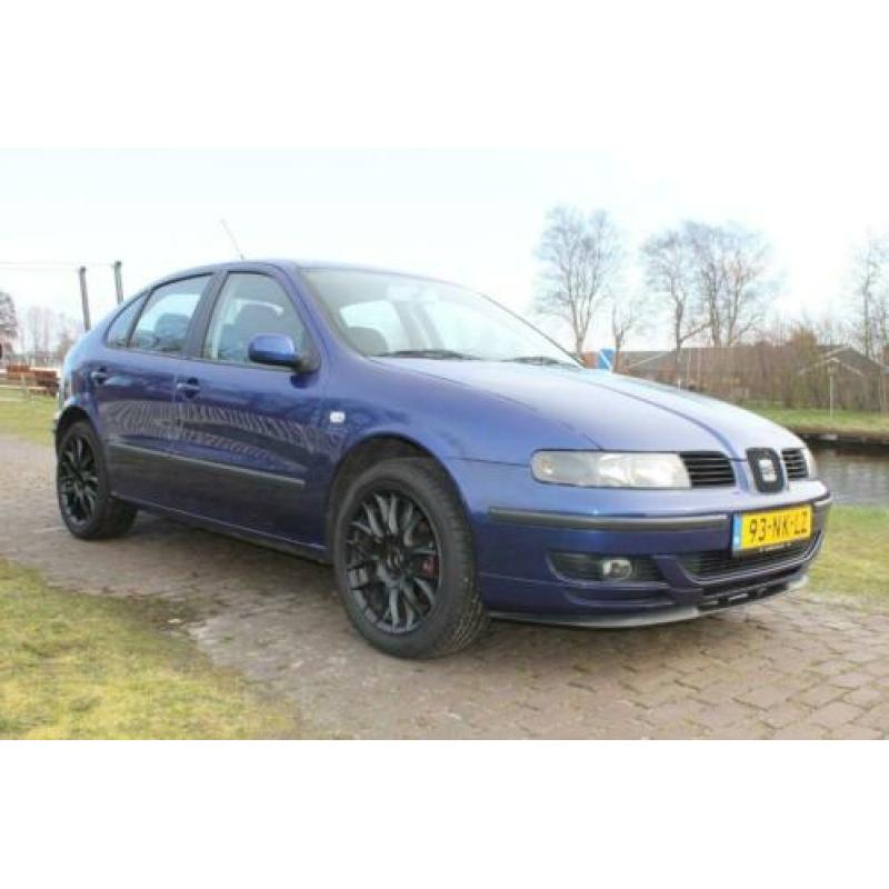Seat Leon 1.6 16V 77KW 2003 Blauw Airco Trekhaak