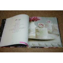 Cakes in bloom - Taarten maken met de mooiste bloemdecoratie