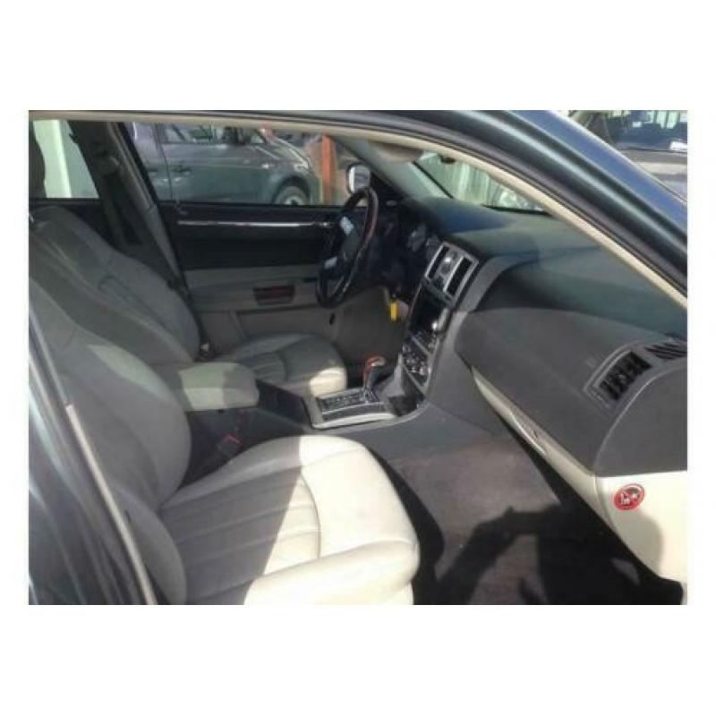 Chrysler 300C Touring 2.7 V6