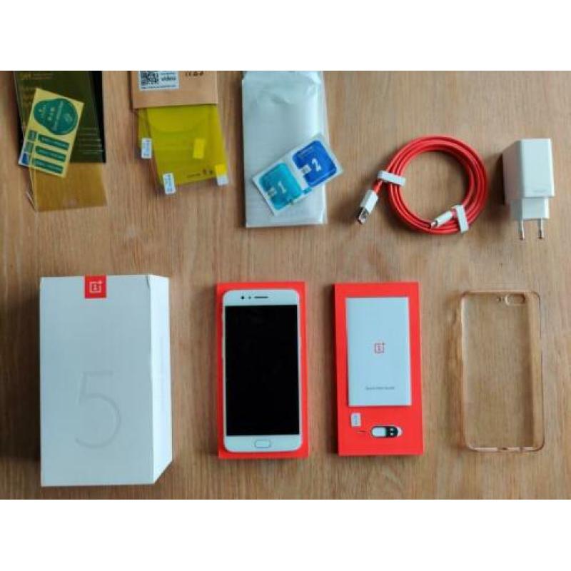 Oneplus 5 64 GB ROM / 6 Gb RAM