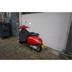 Vespa Sprint bromscooter 4T €2499,-