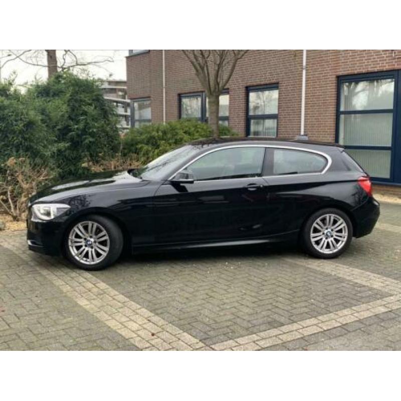 BMW 1-Serie 114I M-Pakket, Xenon, Leder, Origineel NL Auto!