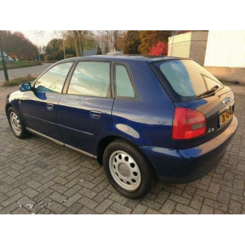 Audi A3 1.8 5V Attraction 5-DRS/AIRCO/XENON