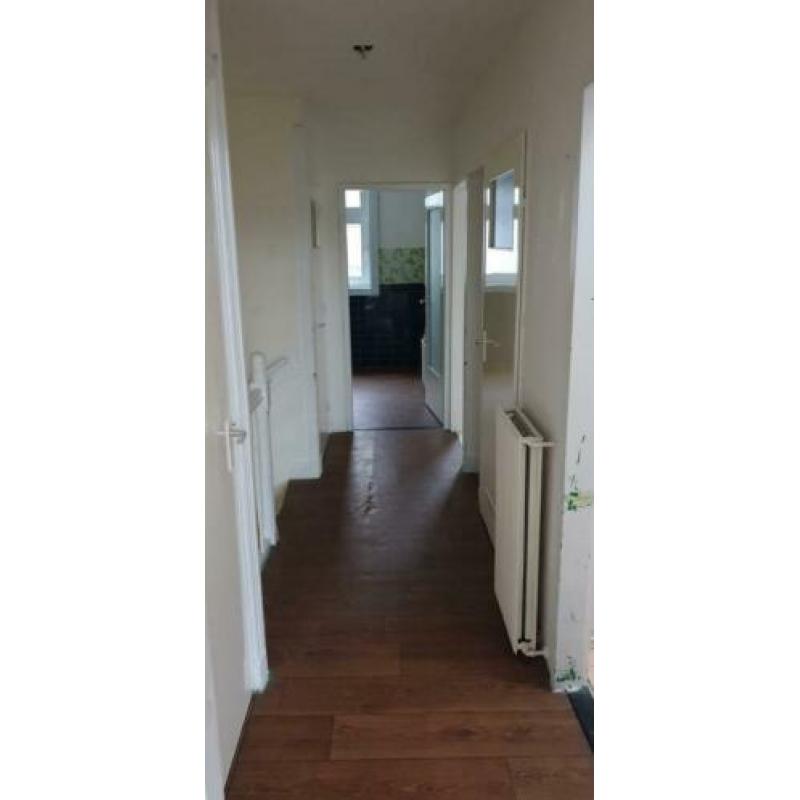Etage woning twee kamers Den Haag 2572 XE
