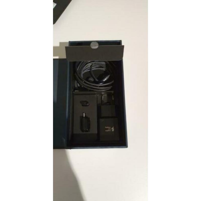 Samsung galaxy S9 64gb, met garantie, geen krasjes