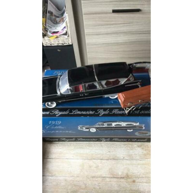 Begrafenisauto cadillac 1.18
