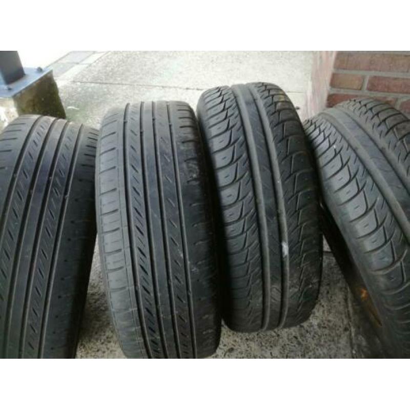 Banden met stalen velg