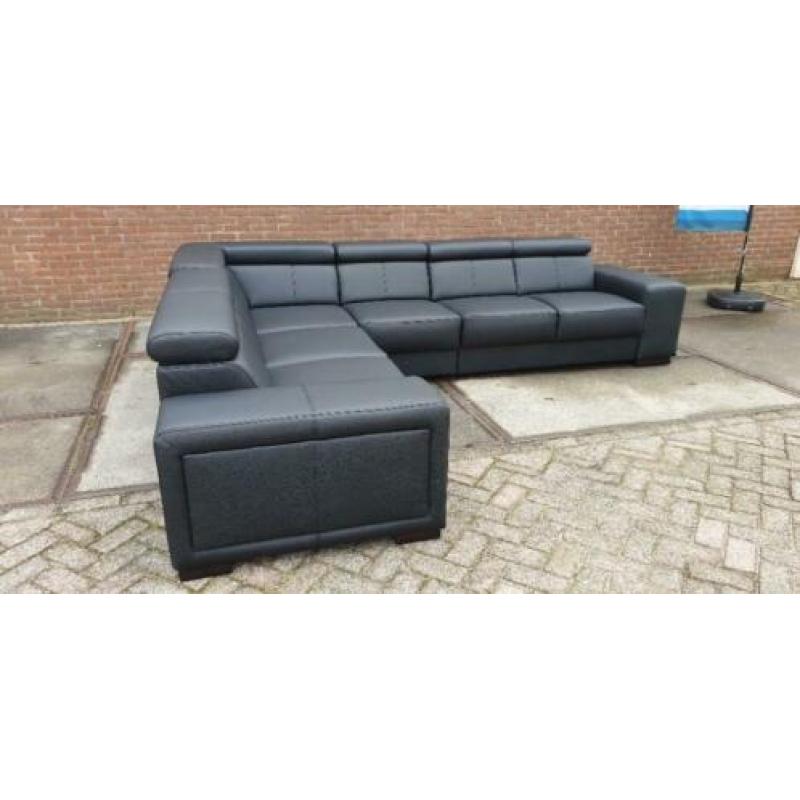 #22 modern strak zwart leder hoekbank