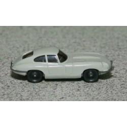 Jaguar E-type lichtgrijs. Producent: Wiking. Wikingnr. 2n