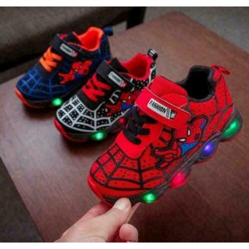 Spiderman led kinderschoen maat 21-30 gratis verzending
