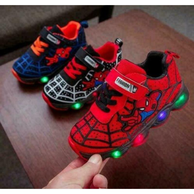 Spiderman led kinderschoen maat 21-30 gratis verzending