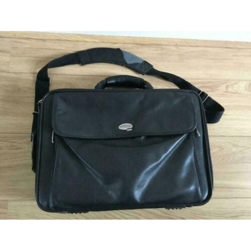 laptoptas 15.4 en breedbeeld