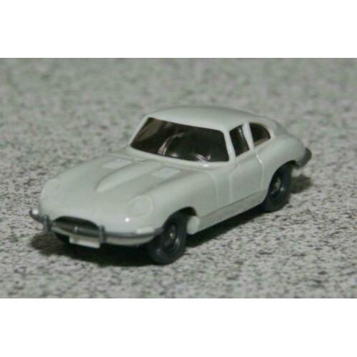 Jaguar E-type lichtgrijs. Producent: Wiking. Wikingnr. 2n