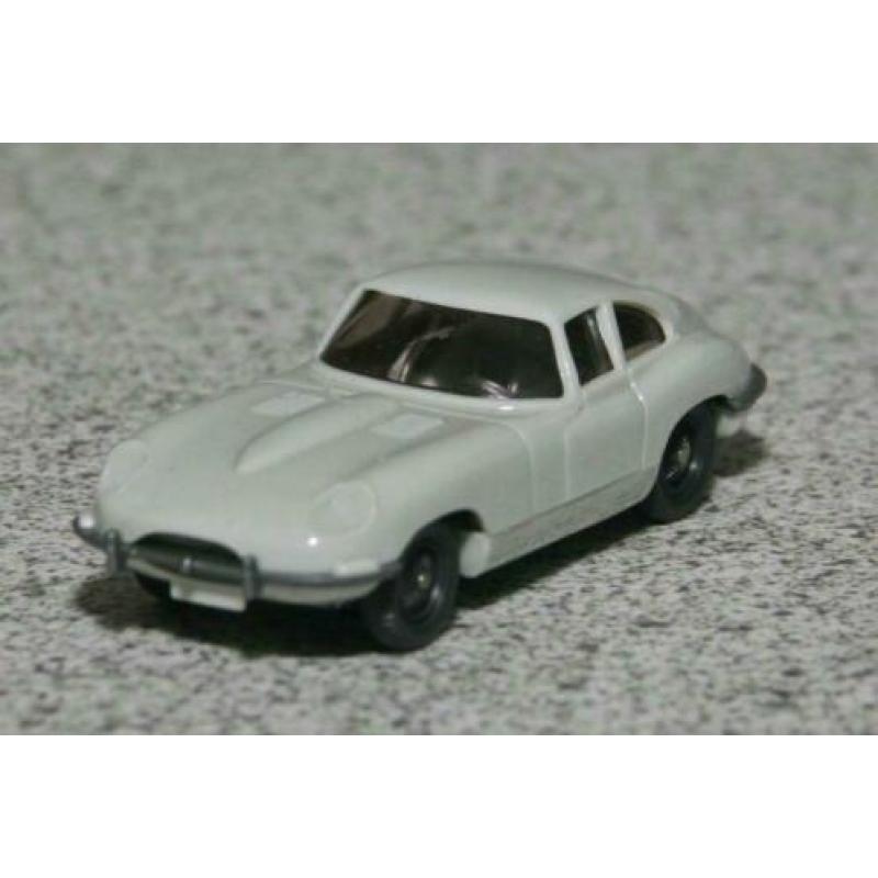 Jaguar E-type lichtgrijs. Producent: Wiking. Wikingnr. 2n