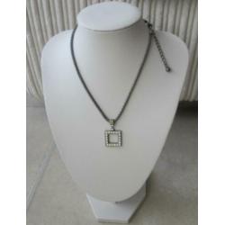 mooie retro ketting met vierkante hanger strass steentjes