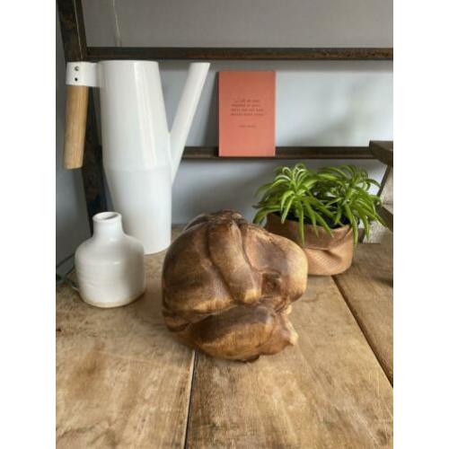 Houten Yogiman/Orang Malu